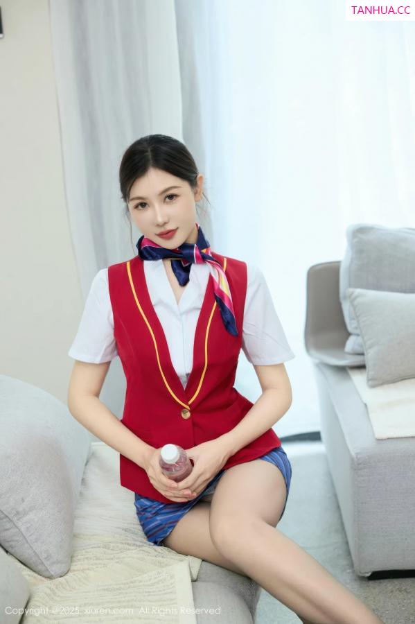 [XiuRen]高清写真图 2025.08.28 No.10703 尹甜甜 乘务员制服